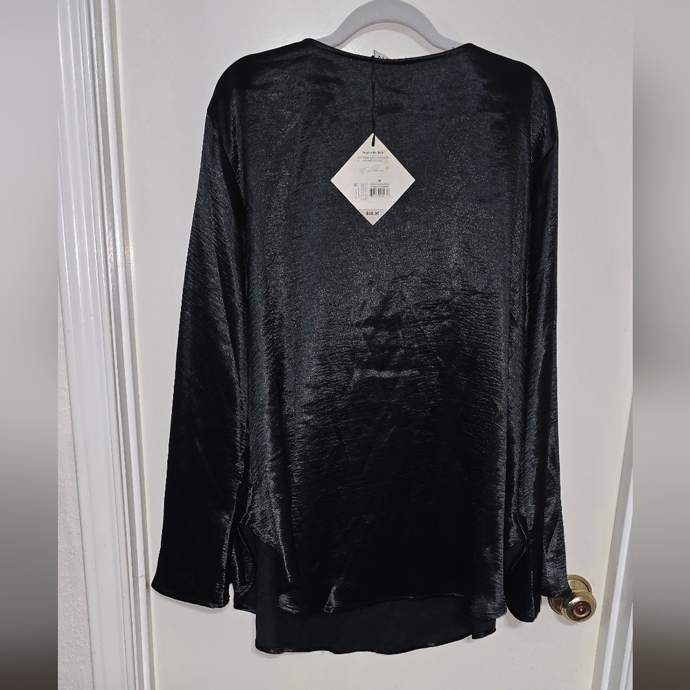 #2690 Ava & Viv Black Satin Flared Sleeve Top - Picture 4 of 7